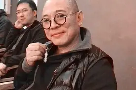 李连杰佩戴天价饰品，价值1亿世上仅有两个，马未都：天珠之王图片