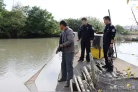 江苏南通：海安警方严查水产养殖“孔雀石绿”等禁用药物问题图片