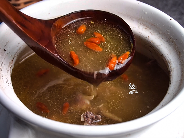 人参虫草枸杞花胶鸡汤的做法 2026年人参枸杞虫草花炖鸡吃吗