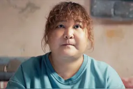 黄渤、贾玲新片揭开神秘面纱，贾玲和朱一龙擦出火花，暖到我了图片