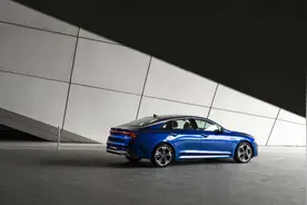 8年老车主试驾全新K5（凯酷）：最美韩系车的颠覆新生图片