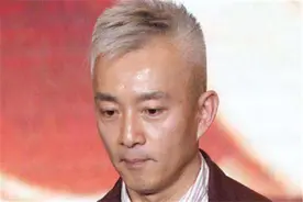 曾经的央视主持亚宁，因为唱同一首歌出名，如今成商业大咖图片