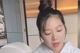 甄子丹17岁女儿近照，皮肤白嫩精致五官随妈妈，穿着火辣频引热议图片