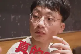 迪拜人送外卖，粉色超跑不算啥，中国小伙：这个才高端图片