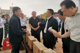 哈尔滨音乐学院、哈尔滨传媒职业学院党史学习教育主题实践活动在双城区希勤满族乡希勤村举行图片