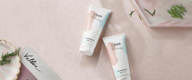 推荐几款去油保湿的氨基酸洗面奶，温和洁净不刺激，水润不紧绷