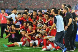 10人合同到期！恒大已续约3.3亿巨星，将帅6人离队提上日程图片