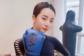 自律女神！李思思12岁已有1米68，34岁二宝妈腰肢依旧纤细图片