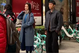 张一山路透曝光，造型憔悴被嘲像50？身边李沁笑容甜美状态好图片