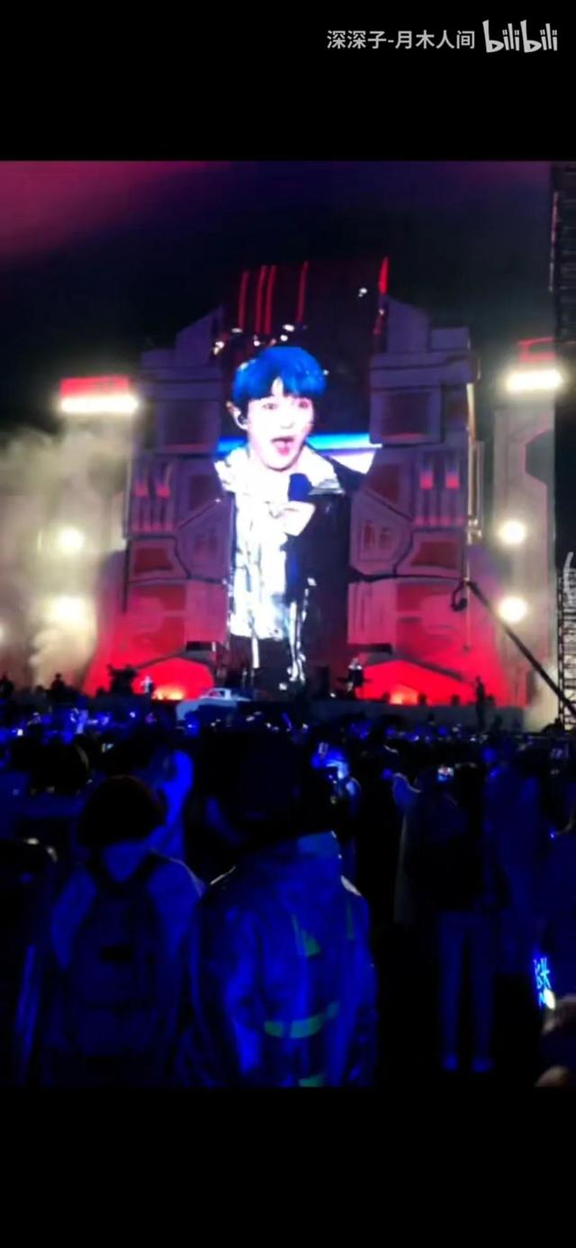 周深卡布叻家族与生米的成都潮拜音乐节
