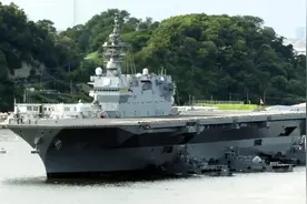 日本航母初现，出云号航母化改造完成，搭载F35不可小视图片