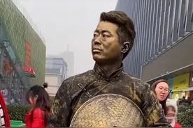 铜人宝哥的多面人生：曾直播带货赔得血本无归图片