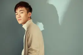 不求人和晚玉组CP惹老婆生气！汤圆直播亲吻不求人实力虐狗图片