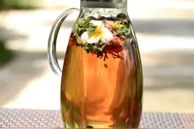 南海里水百花宴：花不醉人人自醉图片