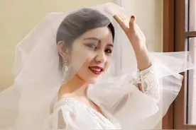 拍婚纱照大家要选几套服装图片