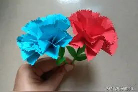 儿童手工折纸，母亲节康乃馨怎么折简单又好看？送给妈妈的礼物图片