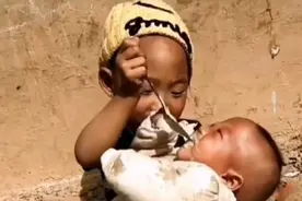 “小妈妈”和“小爸爸”图片