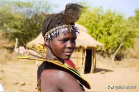 非洲仅存的“透明部落”，彼此间没有隐私，生活方式让人难以接受图片