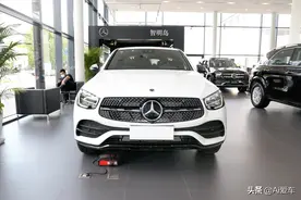 2.0T+258马力，奔驰家进口轿跑SUV,9AT自动带有四驱，奔驰GLC轿跑图片