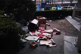 小区里住着拾荒者，收集废品侵占空地……街坊们很无奈图片