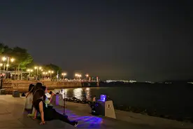 深圳湾无敌夜晚海边音乐SPA图片