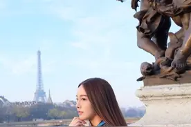 马来西亚最美“钢琴女神”古典和现代融合的穿搭艺术 美轮美奂图片
