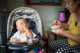 宝宝不爱吃饭，如何提高食欲？父母掌握科学的喂养方式是关键图片