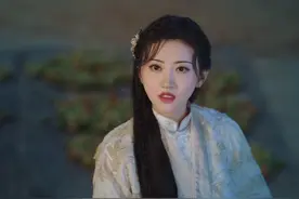 路人镜头下的景甜和张彬彬：景甜法令纹深，张彬彬比剧中还要帅图片