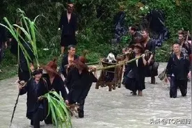 背着狗讨百家饭！中国独有的关于“狗”的节日，一个天堂一个地狱图片