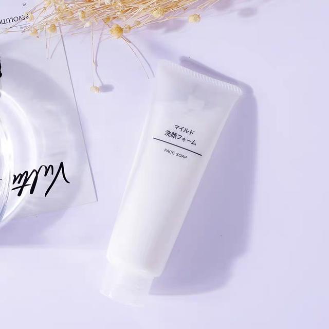 洁净肌肤，柔和不刺激，温和洗面奶，你更中意哪款？