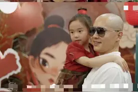 董璇为5岁小酒窝庆生办派对，前夫高云翔罕露面，怀抱女儿好幸福图片