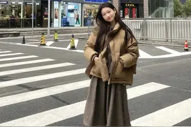 秋冬，大衣和羽绒服怎么选？有这几套就够了，保暖舒适又时髦图片