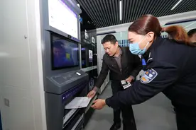 交管自助服务大厅又添政务服务新功能 元旦假期不打烊 带着身份证随来随办图片