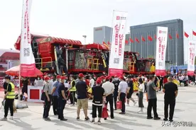 采棉机竞争进入白热化阶段？钵施然的地位已难以撼动图片