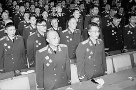 开国少将当过两大军区司令员，儿子是中将，亲家官至正国级图片