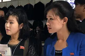 吃泡菜，穿工装，为何朝鲜女性偏爱丝袜、高跟鞋？图片