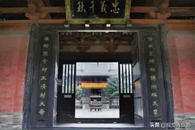 背山面水，环境清幽，中国保存最早纪念性建筑，山西省阳泉关帝庙图片