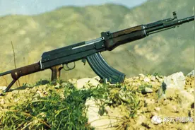 八一节说八一杠，81式步枪是山寨AK-47吗？图片