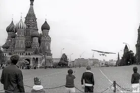 橡树 | 1987年德国少年鲁斯特驾机飞降莫斯科红场图片