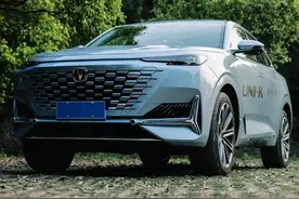 试驾国货长安UNI-K，要啥有啥，体验太棒了图片