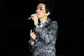 风轻云淡林志炫：爆红是凑热闹，歌迷才是知音图片