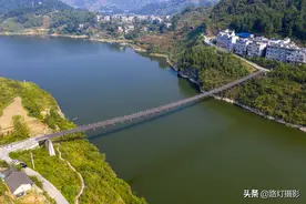 贵州乌江上有座铁索桥，285米长却没有桥墩，你敢开车上桥吗？图片