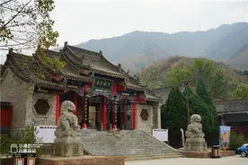 藏在秦岭的西安“最大”寺庙，从山脚到山顶，全是它的地盘儿图片