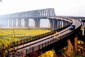 湖北第二座长江大桥，建成已经50年，重建还是改建尚无定论图片
