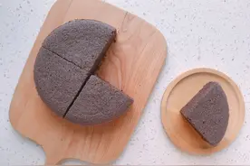 又软又香的黑米糕，蒸出来的美味，松软可口好吃不上火，适合宝宝图片