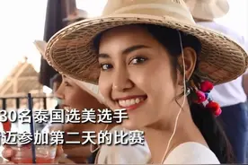 泰国选美比赛吊桥倒塌，30位佳丽全跌入水中，浑身湿透非常狼狈图片