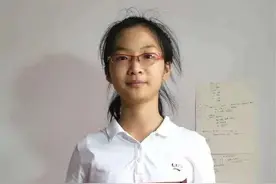 她，15岁考上北京大学，从来不玩手机？论要不要给孩子买手机？图片