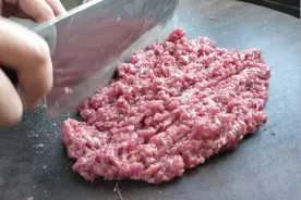 爱吃牛肉要收藏，学会这一个简单做法，美味下饭，孩子不挑食了！视频封面