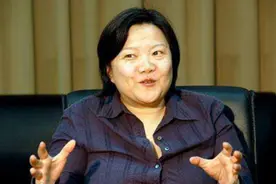 洪晃谈母亲章含之与父亲的婚姻：离婚是明智的决定，他们俩不合适图片