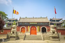 山东聊城有一座寺庙，古迹众多，因京杭运河而兴建，你去过吗？图片